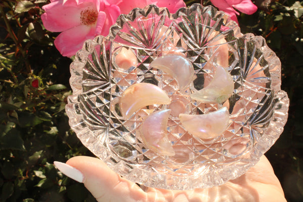 Rose Quartz Aura Crescent Moon Carving|3 CM Crystal Moon|Crystal Moon Carving|Crescent Moon| Rose Quartz Crescent Moon Carving|Crystal Moons