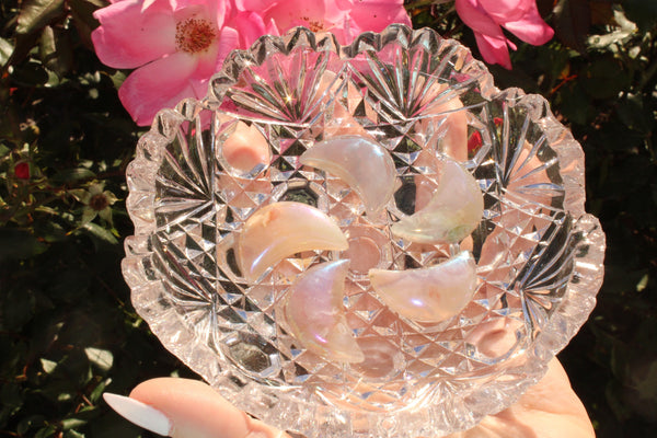 Rose Quartz Aura Crescent Moon Carving|3 CM Crystal Moon|Crystal Moon Carving|Crescent Moon| Rose Quartz Crescent Moon Carving|Crystal Moons