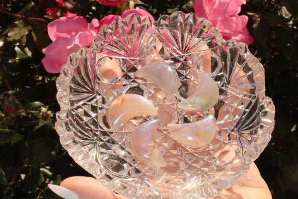 Rose Quartz Aura Crescent Moon Carving|3 CM Crystal Moon|Crystal Moon Carving|Crescent Moon| Rose Quartz Crescent Moon Carving|Crystal Moons