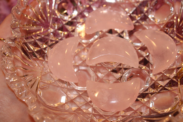 Rose Quartz Crescent Moon Carving|3 CM Crystal Moon|Crystal Moon Carving|Crescent Moon|Rose Quartz Crescent Moon Carving|Crystal Moons