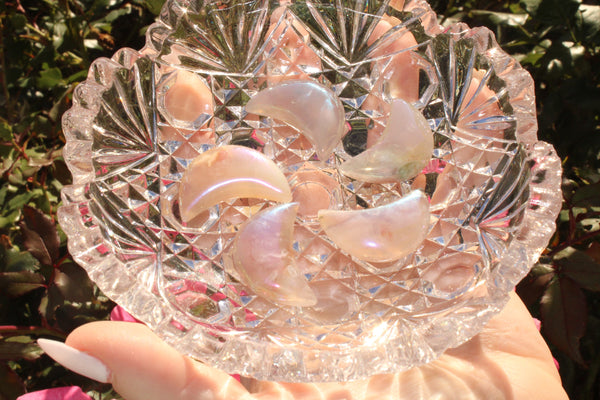 Rose Quartz Aura Crescent Moon Carving|3 CM Crystal Moon|Crystal Moon Carving|Crescent Moon| Rose Quartz Crescent Moon Carving|Crystal Moons