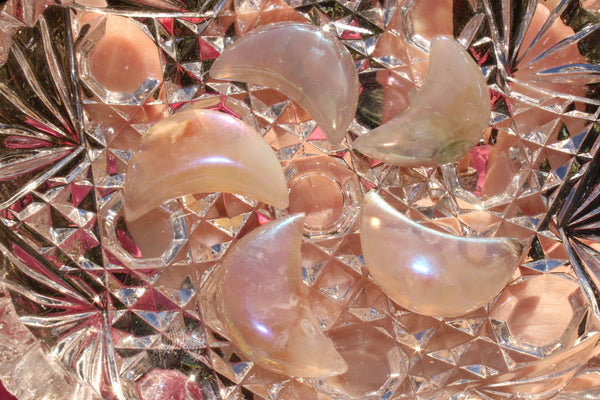 Rose Quartz Aura Crescent Moon Carving|3 CM Crystal Moon|Crystal Moon Carving|Crescent Moon| Rose Quartz Crescent Moon Carving|Crystal Moons