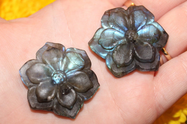 Labradorite Flower Carving|Flower Carving|Crystal Carving|Flower Crystal Carving|Crystal Flower|Labradorite Flower|Labradorite Carving