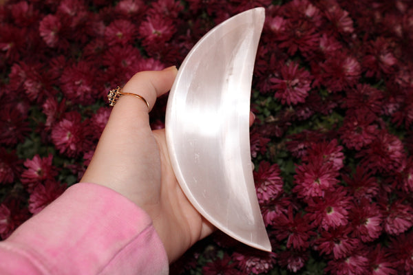 Selenite Moon Bowl|Crystal Bowl|Moon Shaped Bowl|Crystal Moon Bowl|Selenite Moon|Crystal Bowls|Selenite